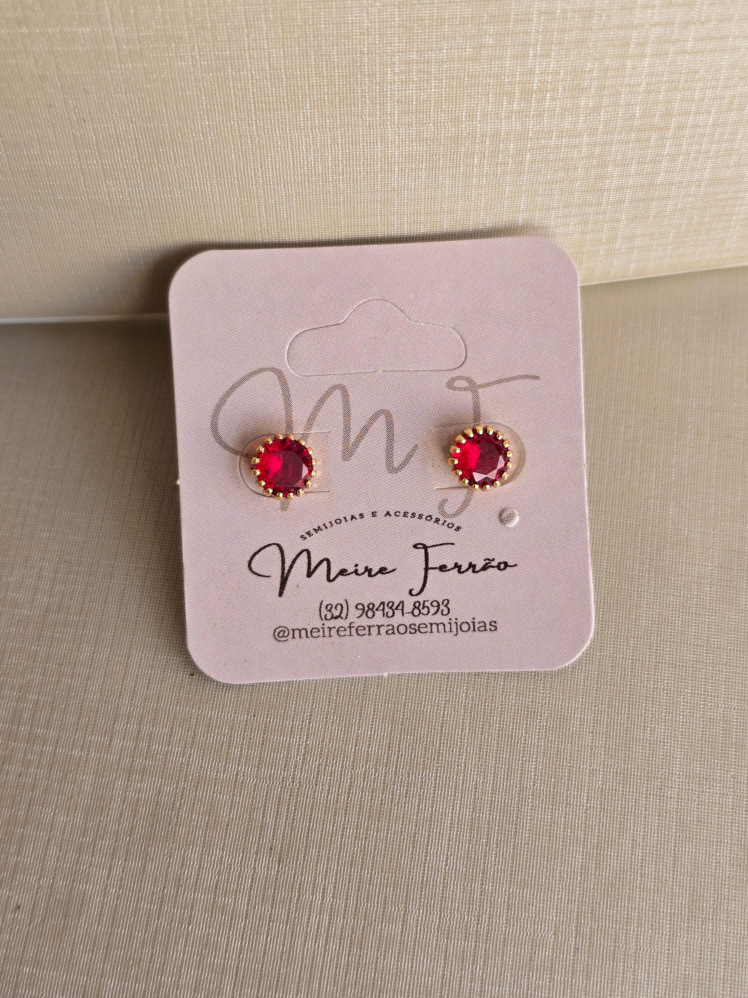 Brinco de Zircônia Royale, banhado a ouro 18k com verniz antialérgico