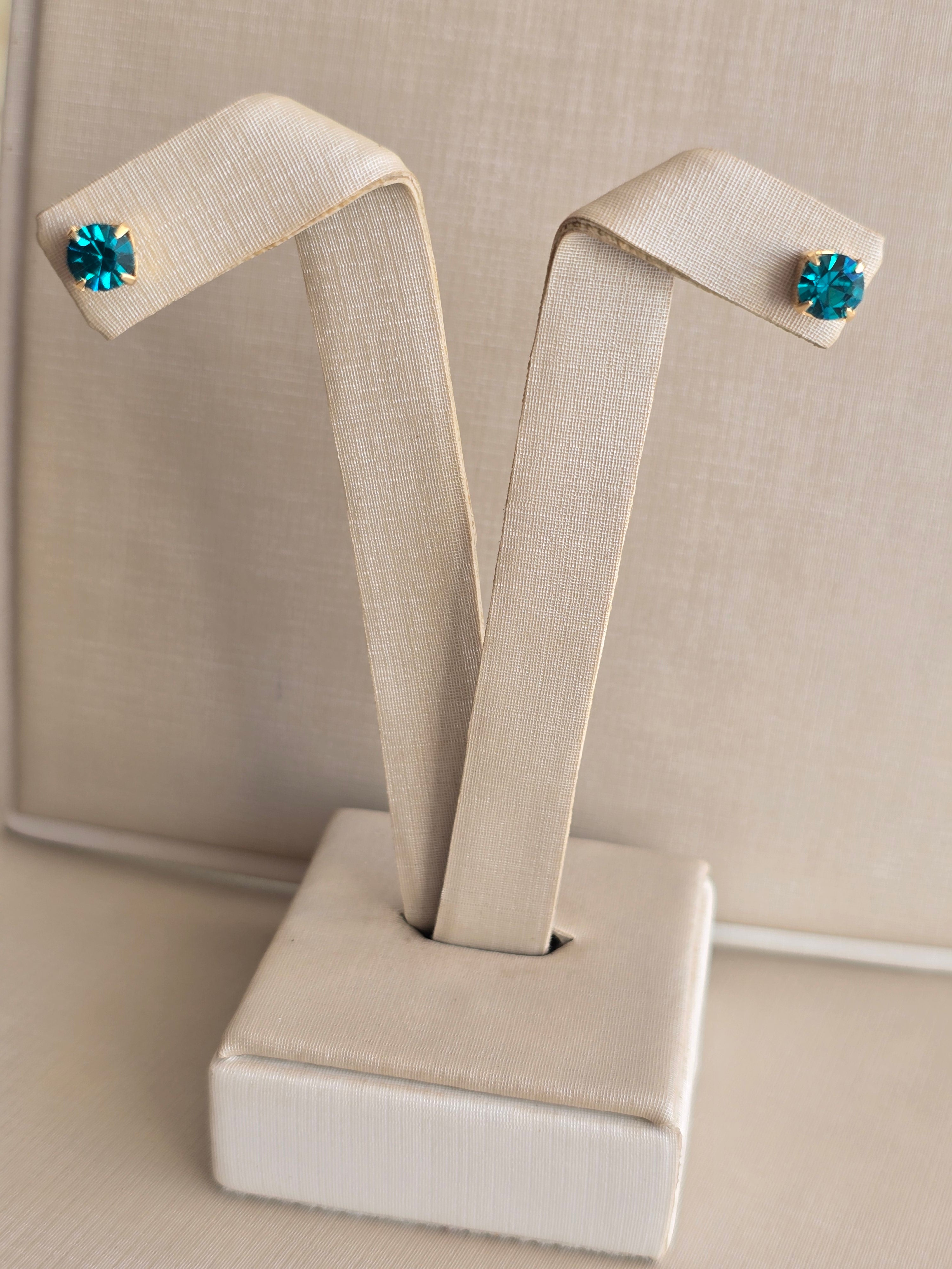 Brinco de Zircônia Premium, banhado a ouro 18k com verniz antialérgico