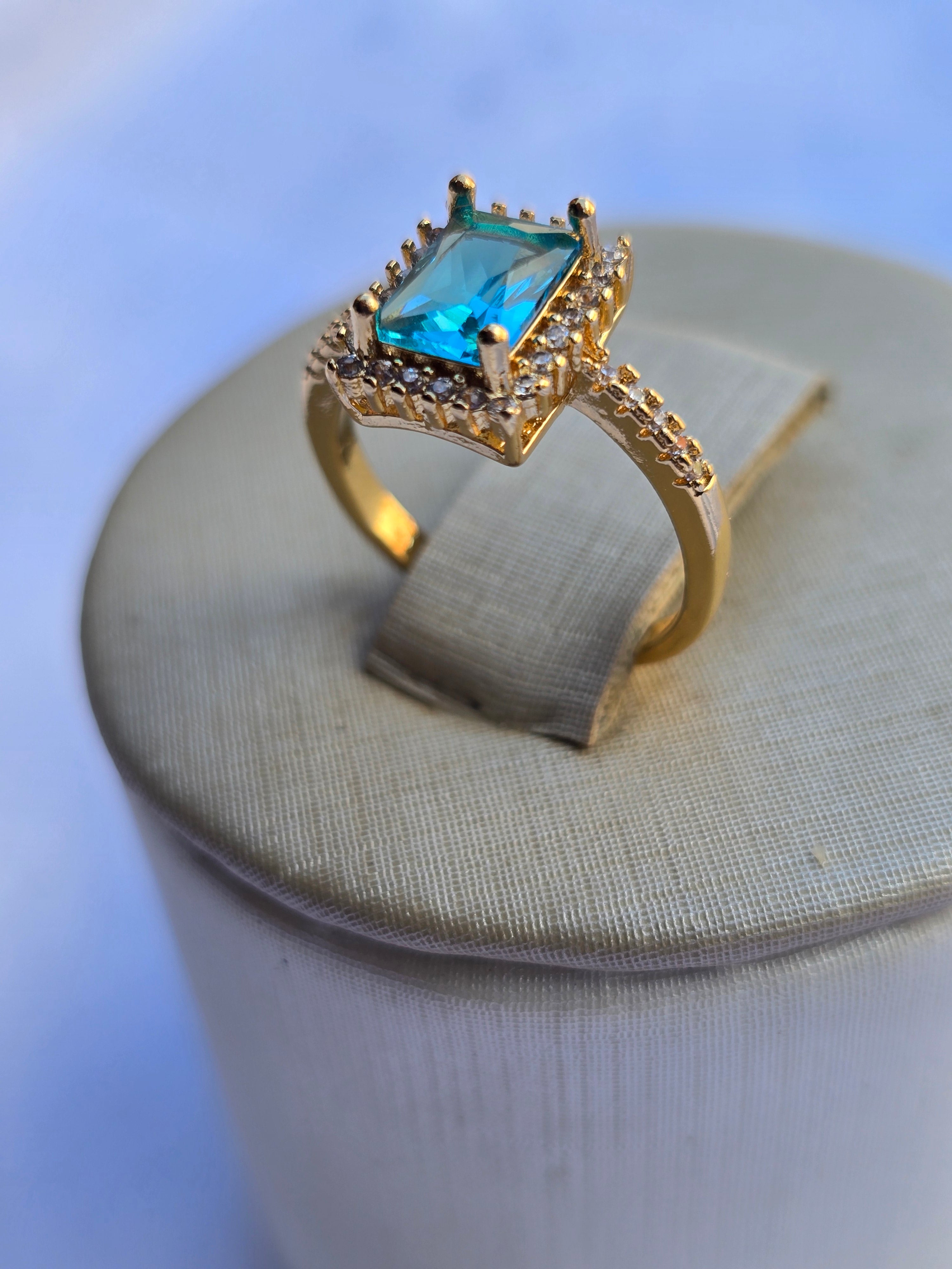 Anel Aurora Azul Majestade