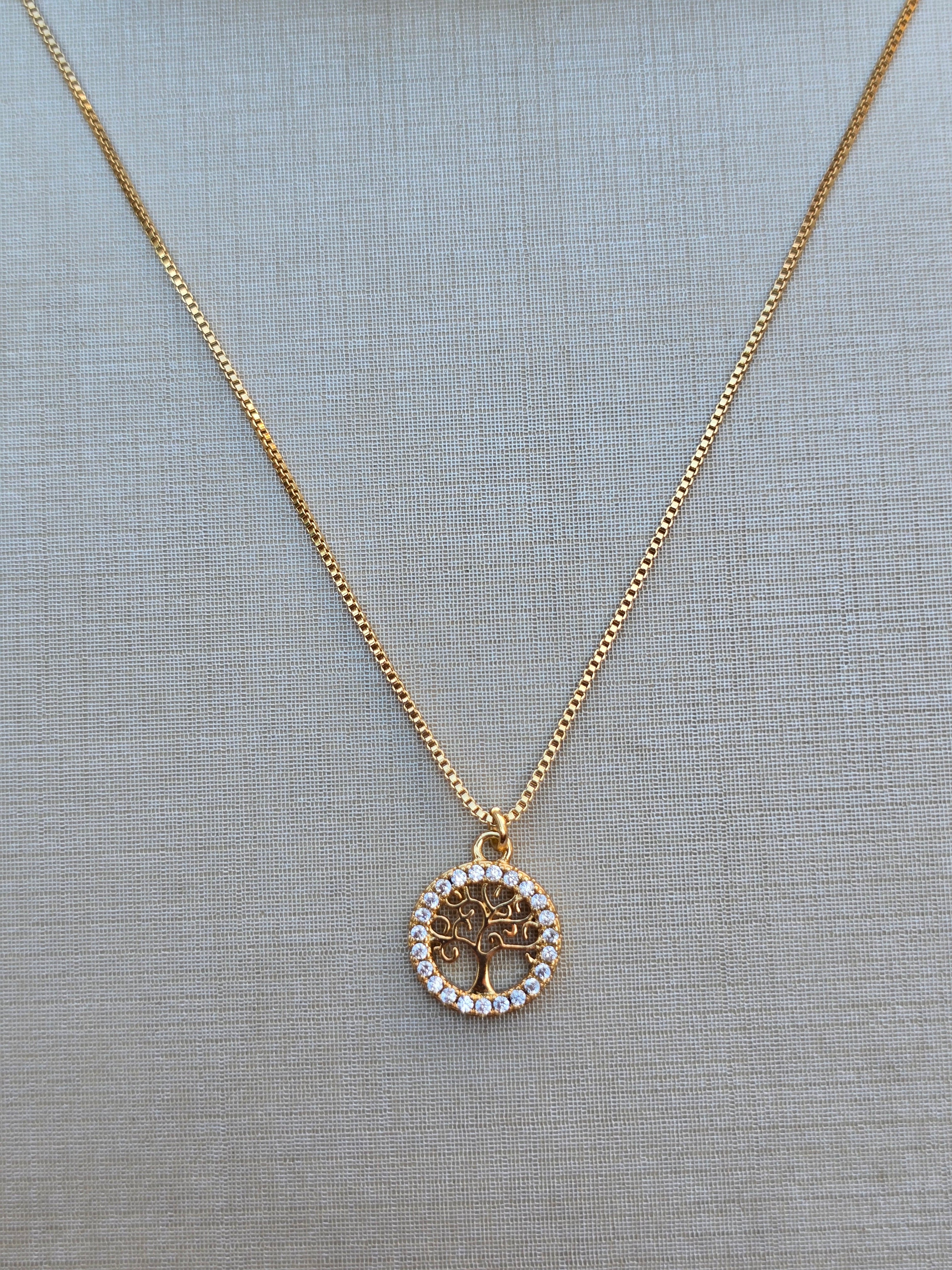 Colar Árvore da Vida Dourado com Zircônias.