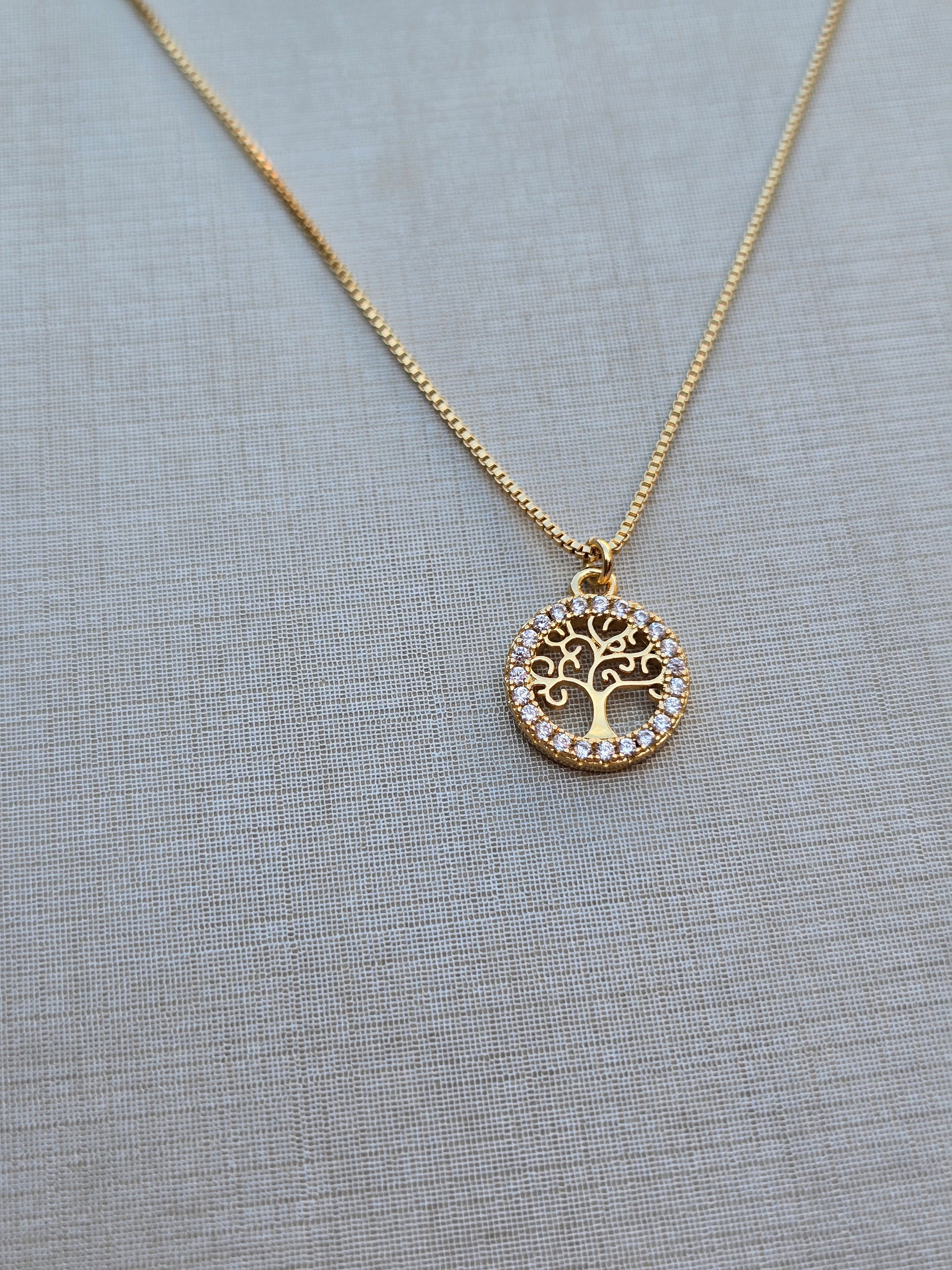 Colar Árvore da Vida Dourado com Zircônias.