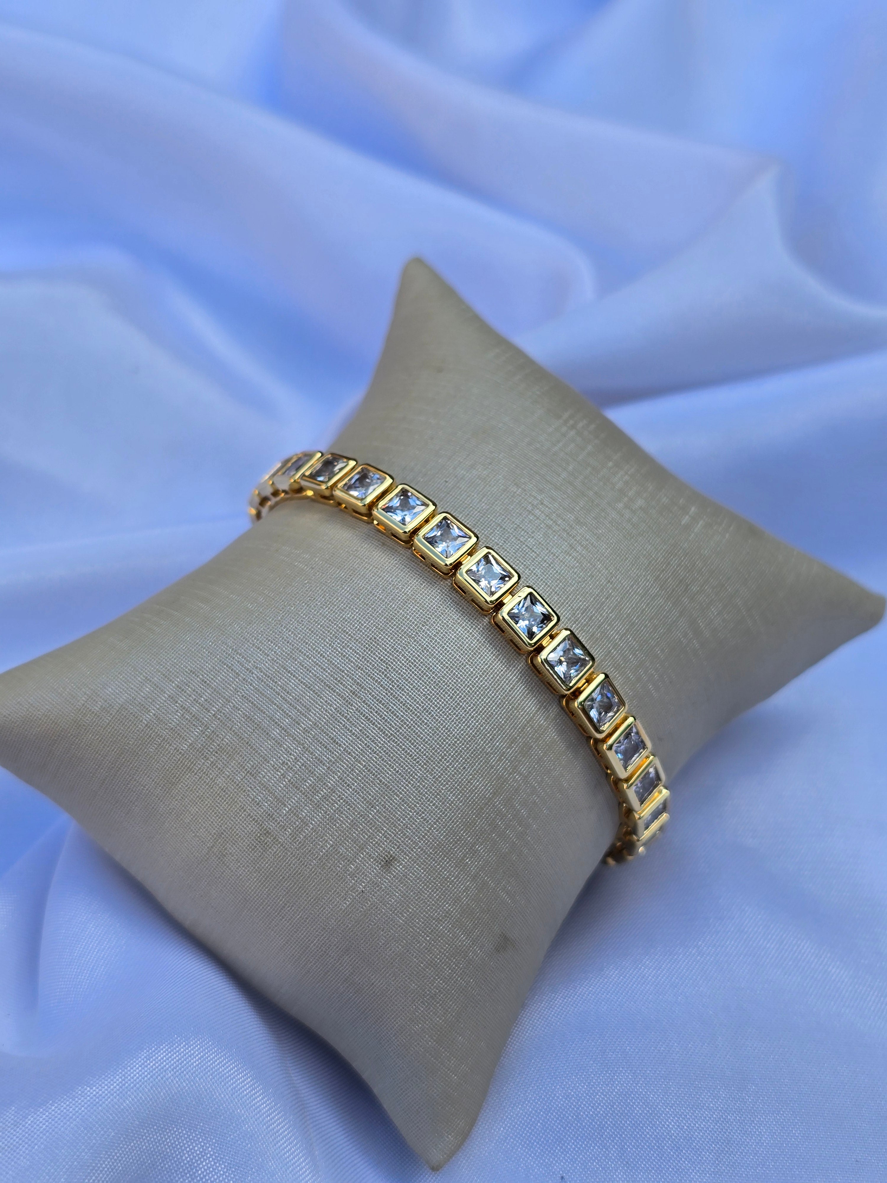 Bracelete Riviera Dourado com Zircônias Quadradas