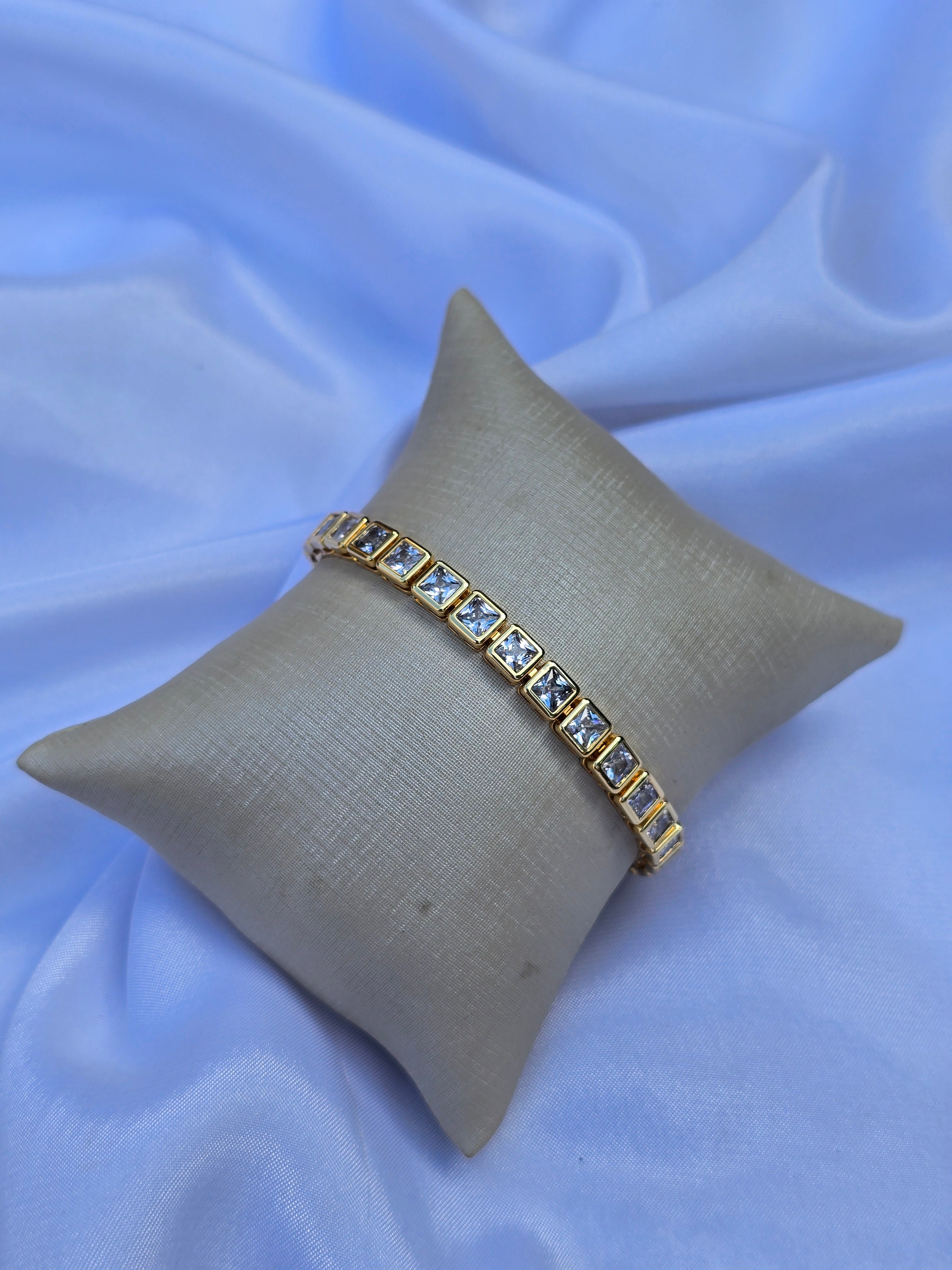Bracelete Riviera Dourado com Zircônias Quadradas