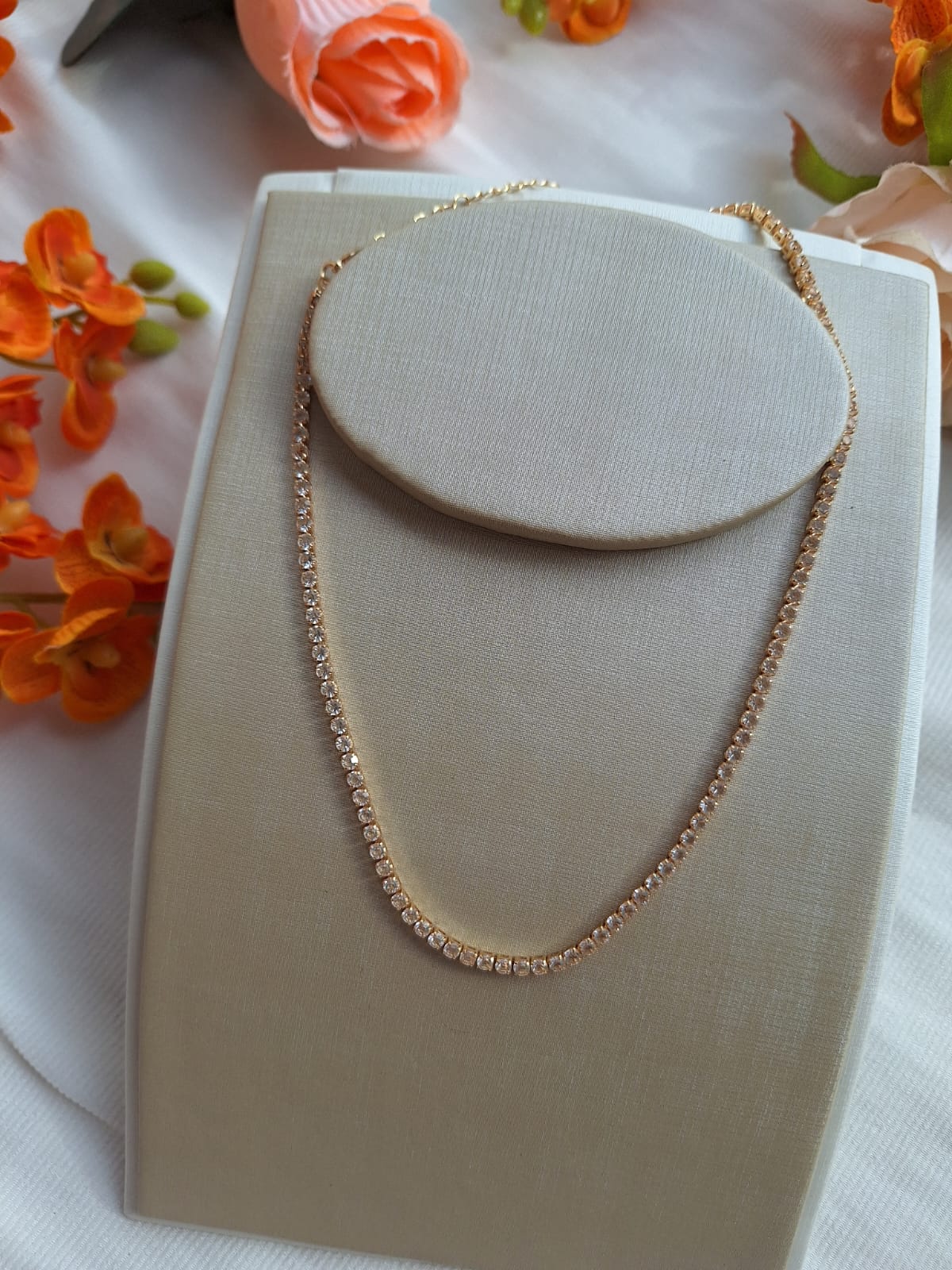 Choker toda cravejada em zircônia, banhada a ouro 18k e com verniz antialérgico 💎.