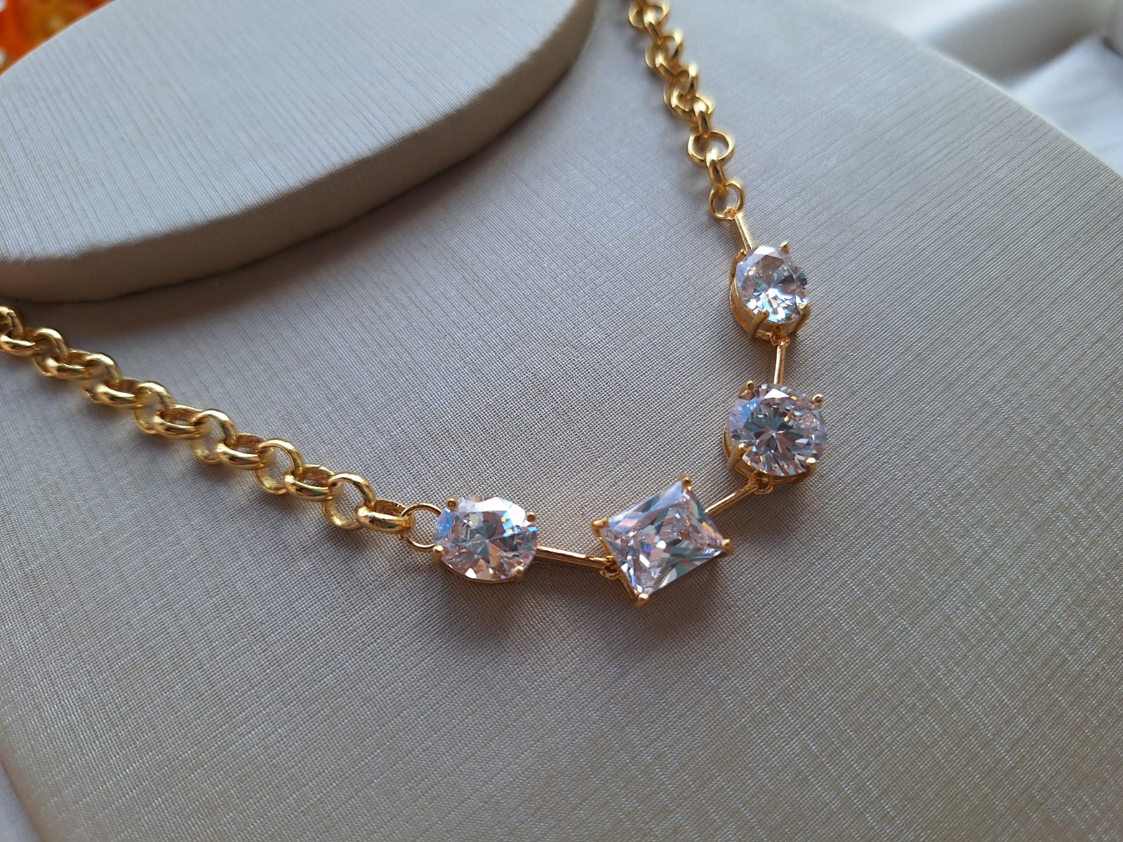 Colar de zircônia quadriculada, banhado a ouro 18k e com verniz antialérgico ✨💎.