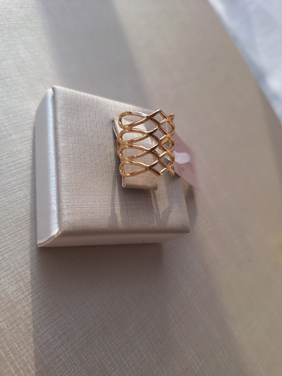 Anel Quíntuplo, banhado a ouro 18k e com verniz antialérgico ✨💫