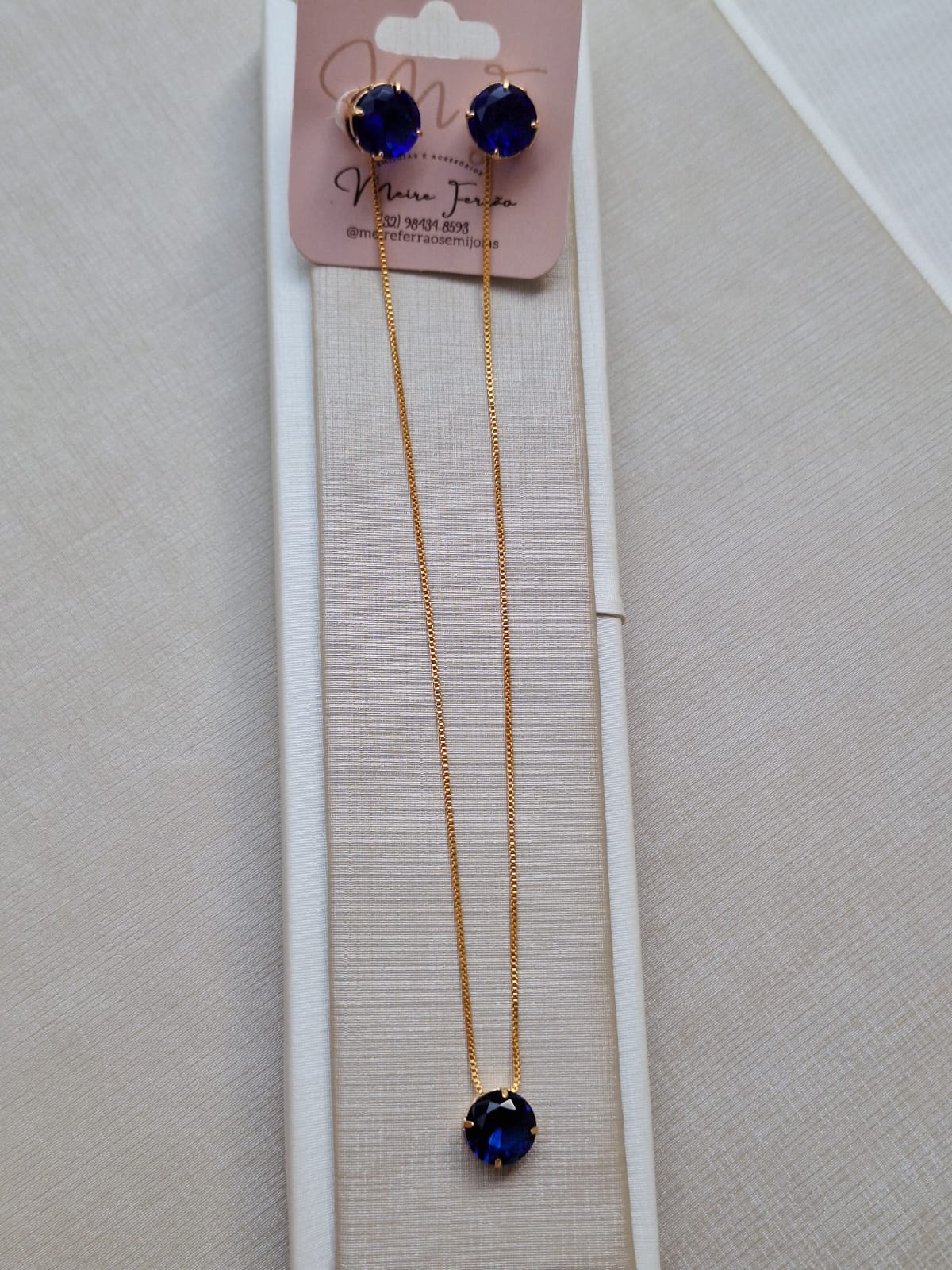 Conjunto de safira, banhado a ouro 18k e com verniz antialérgico 💙✨.