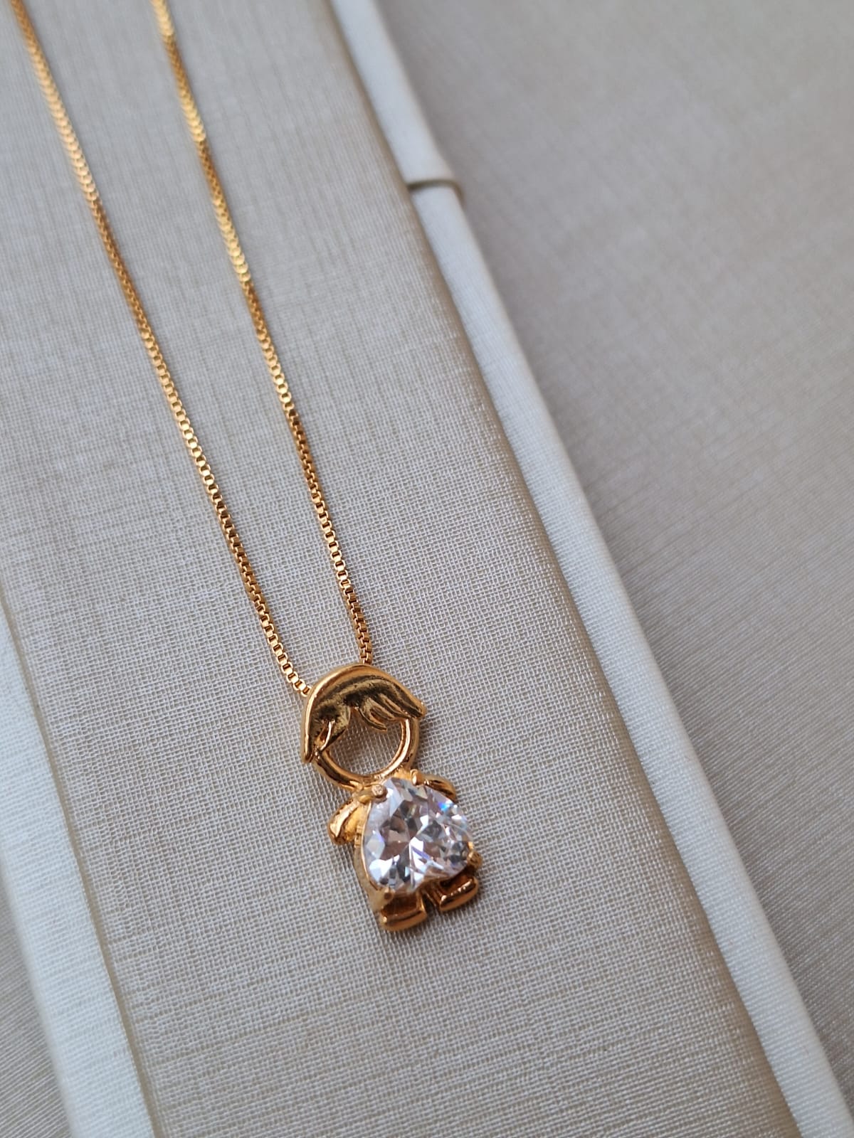 Conjunto de menininha em zircônia, banhado a ouro 18k e com verniz antialérgico 💖✨.