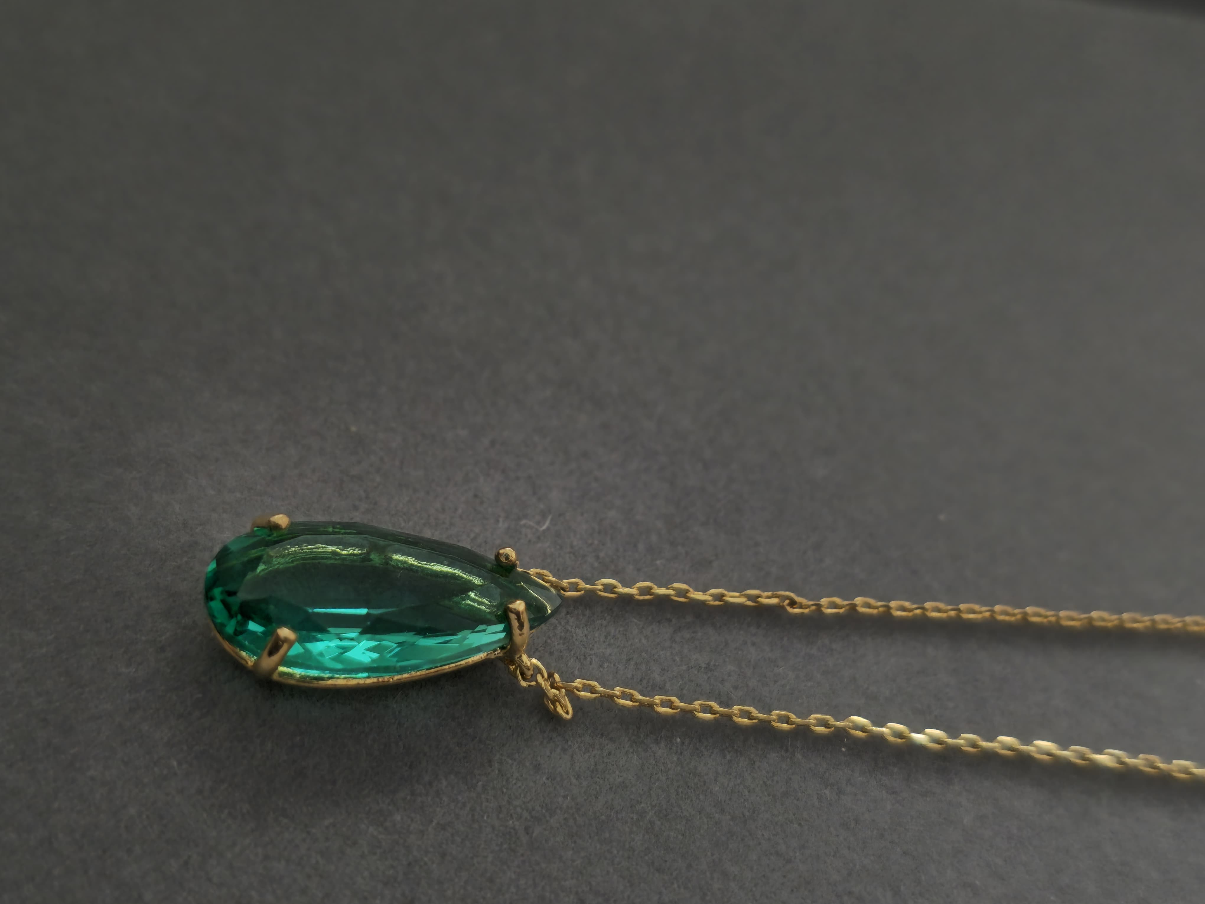 Colar Gota Esmeralda Banhado a Ouro 18K