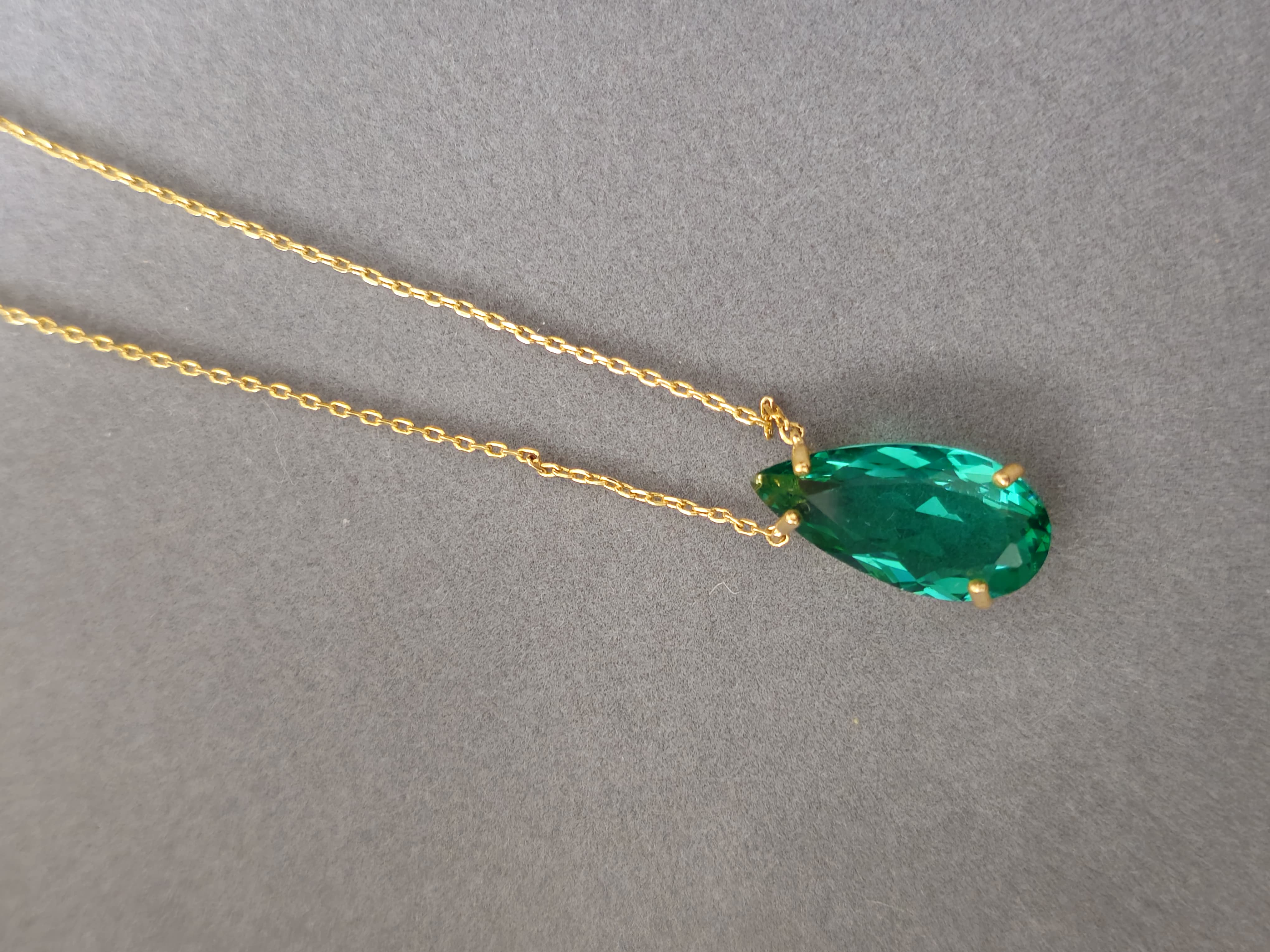 Colar Gota Esmeralda Banhado a Ouro 18K