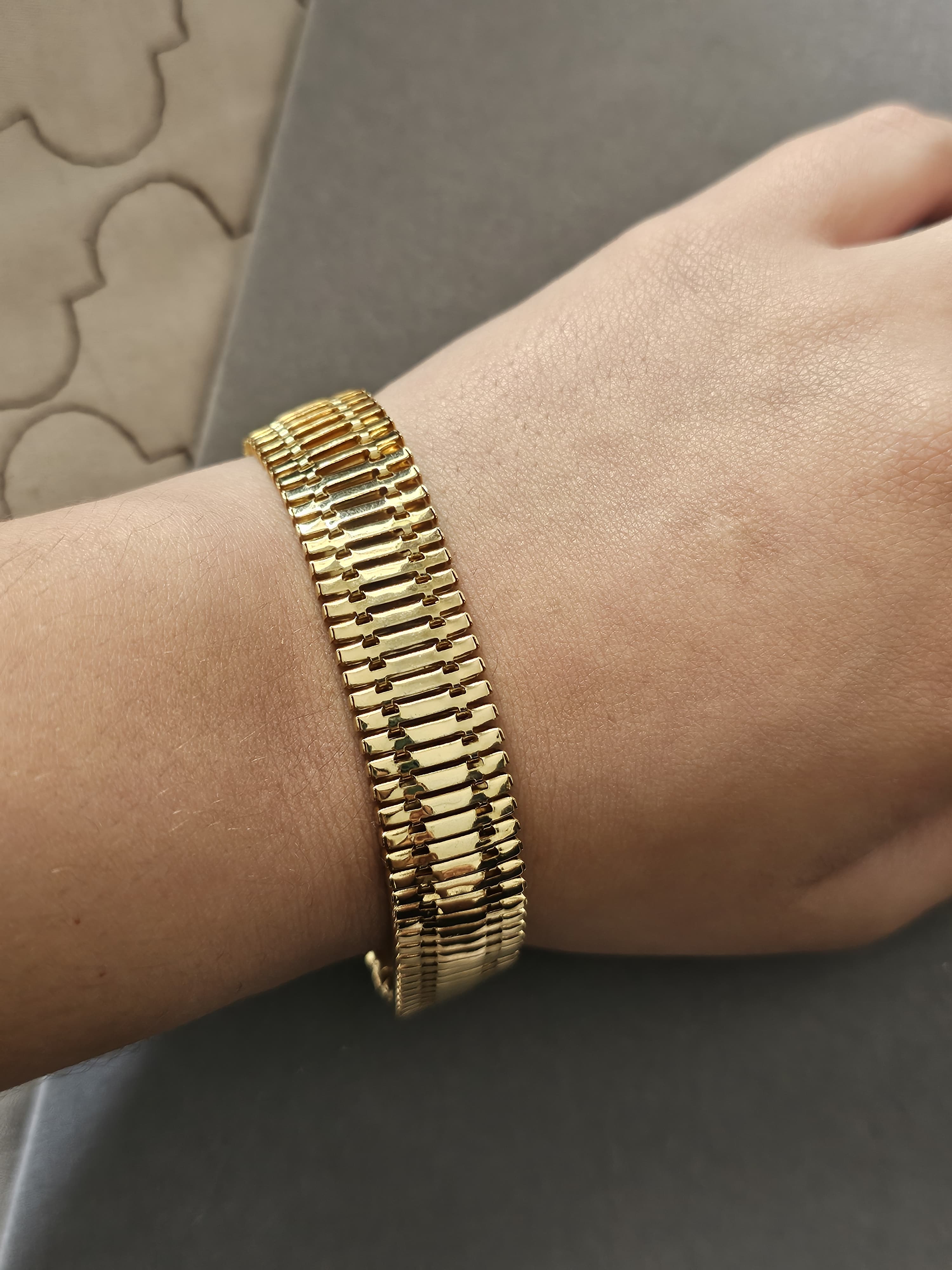 Pulseira Largura Média Estilo Cartier – Banhada a Ouro 18K