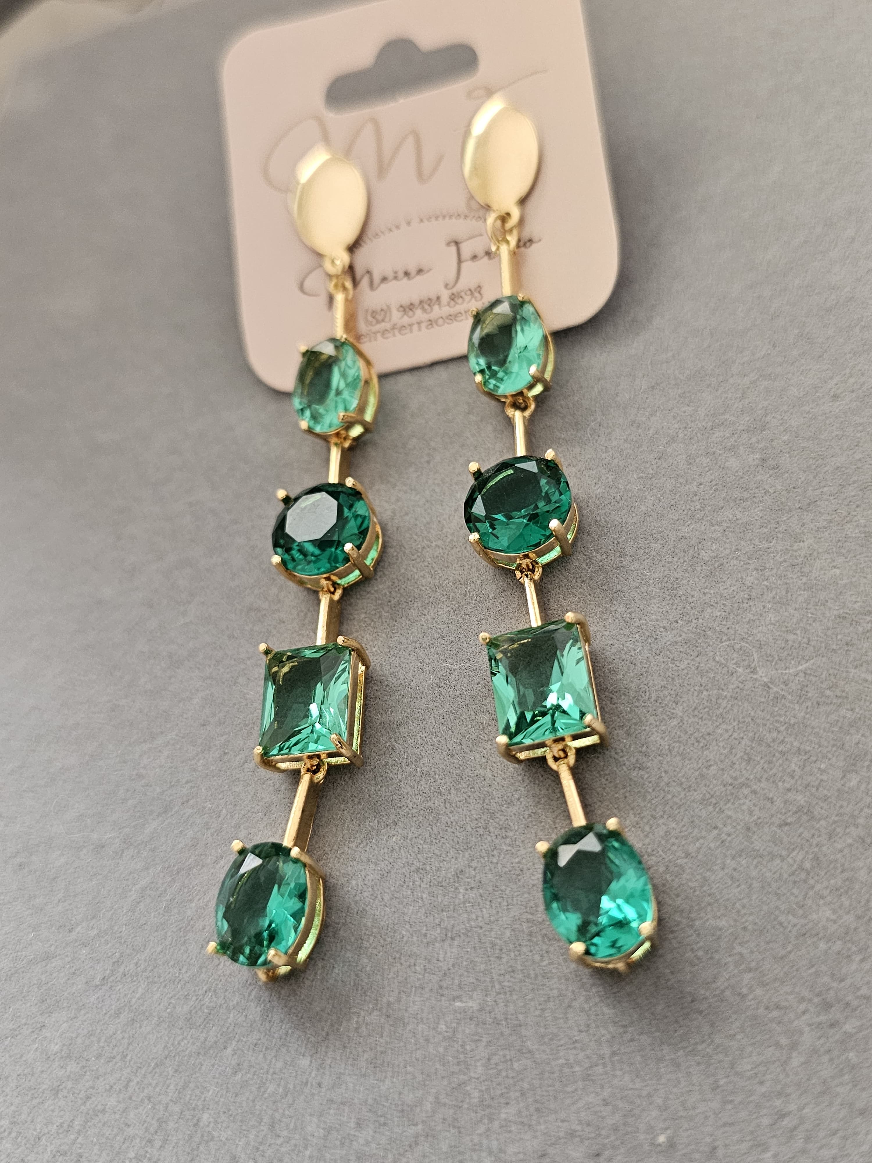 Brinco quadruplo de esmeralda