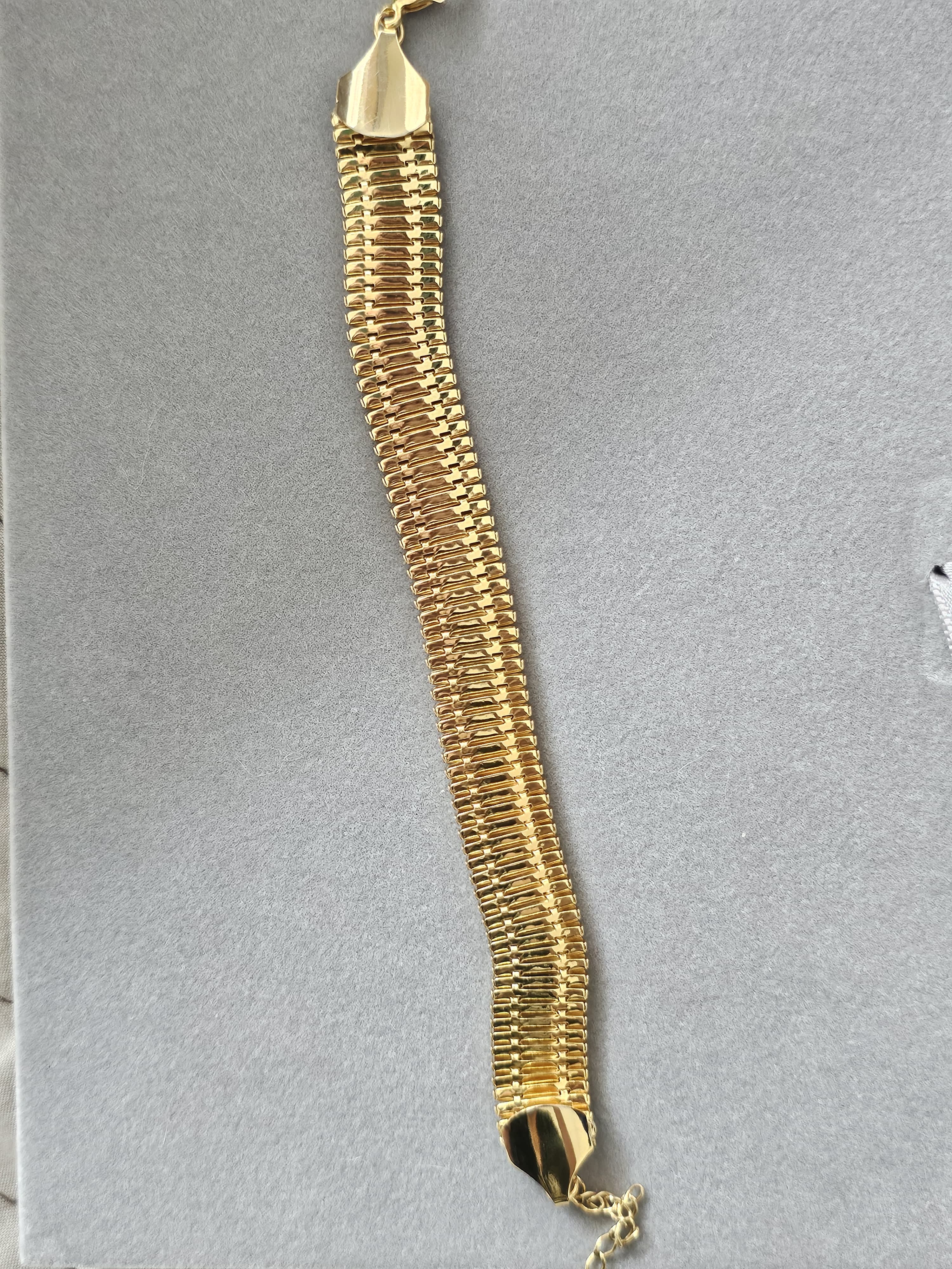 Pulseira Largura Média Estilo Cartier – Banhada a Ouro 18K