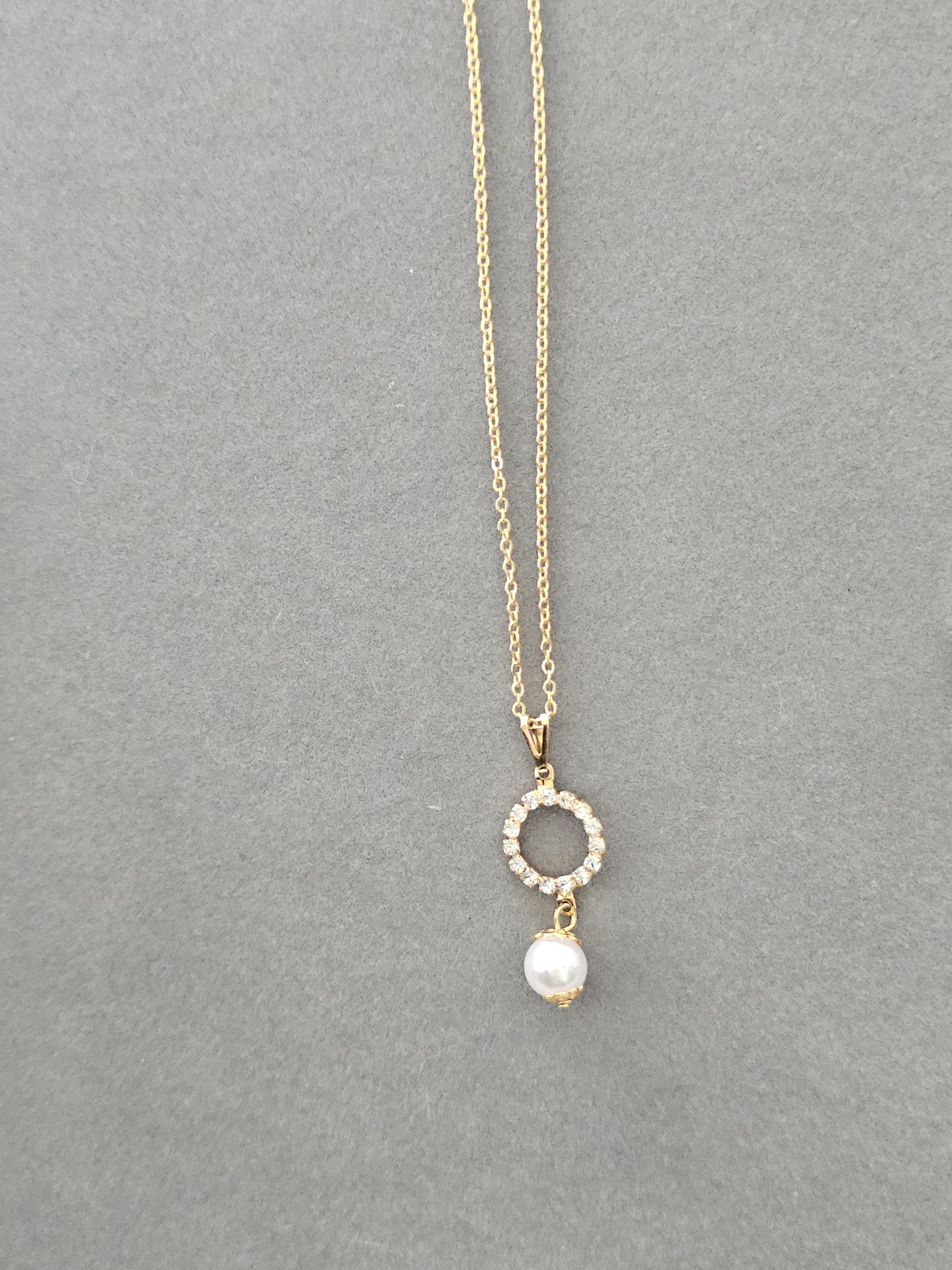 Colar Círculo Cravejado com Pérola – Banhado a Ouro 18K