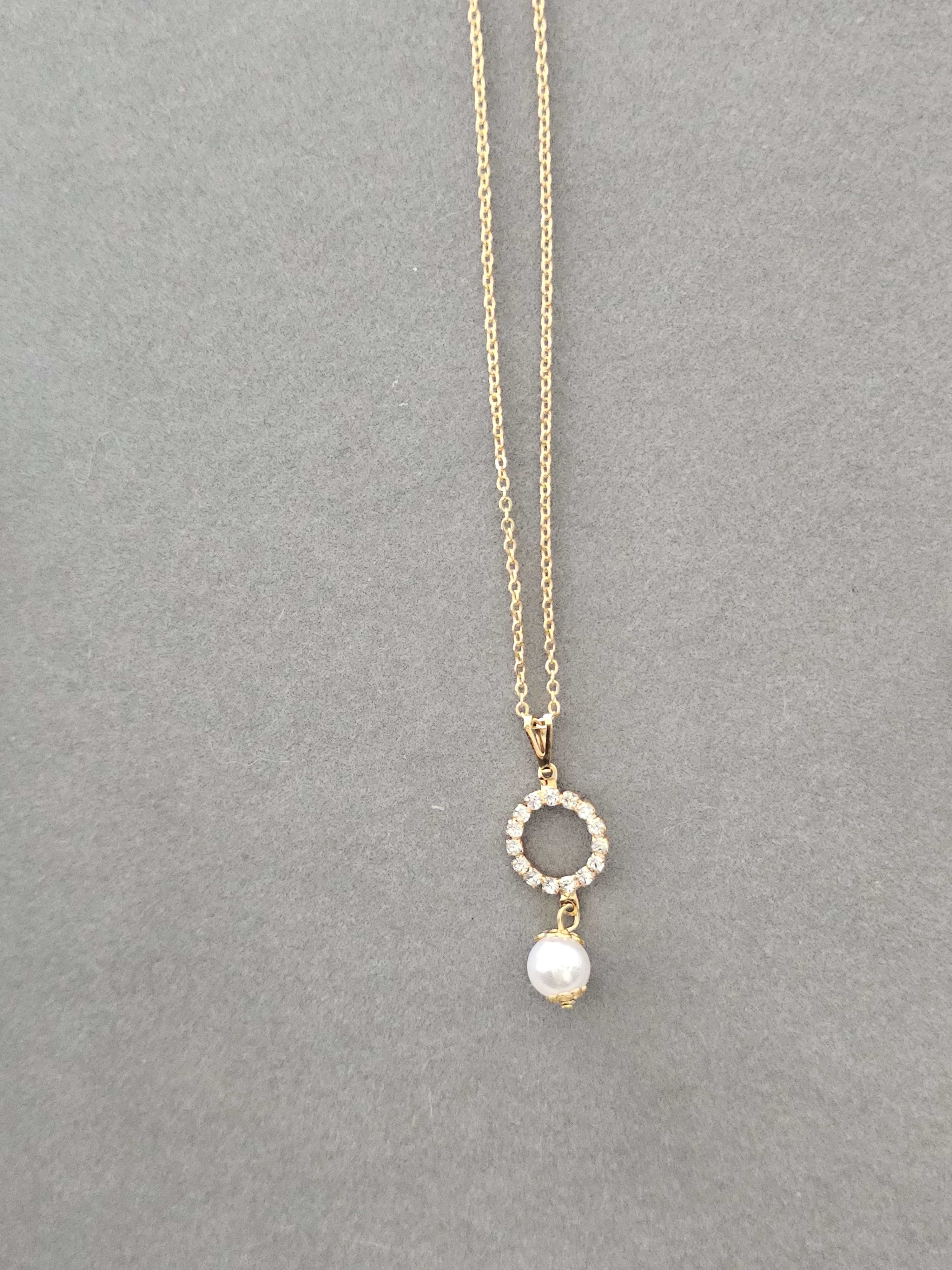 Colar Círculo Cravejado com Pérola – Banhado a Ouro 18K