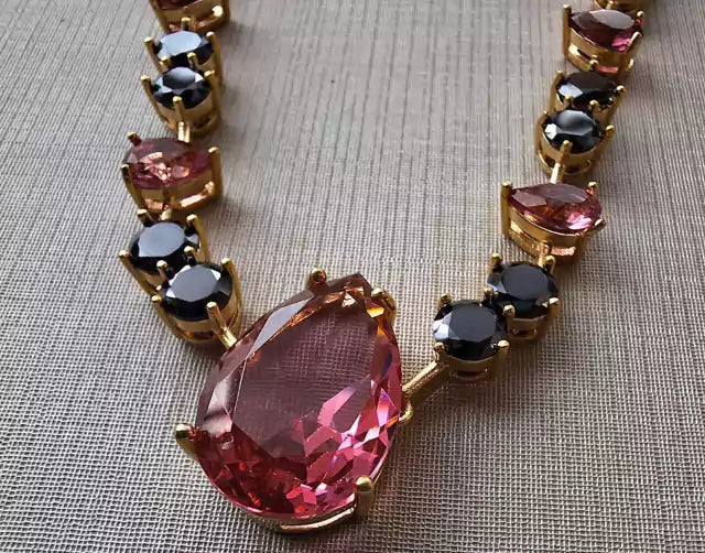 Colar Cravejado em Zirconia